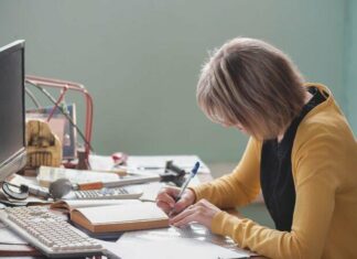 Николаевские учителя получат ежемесячную доплату 5200 гривен