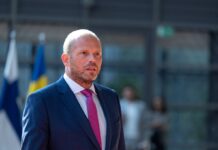 Бельгийский министр ответил Медведеву словами Селены Гомес