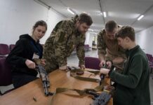 Инструкторы в военных вузах будут получать до 30 тысяч надбавки: детали