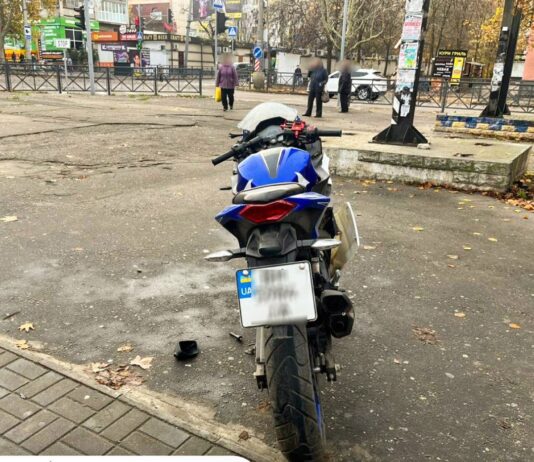 В Николаеве мотоциклист сбил 86-летнюю женщину: полиция устанавливает обстоятельства ДТП, — ФОТО