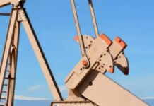 Порт у новоросійську відновив завантаження нафти після української атаки — Reuters