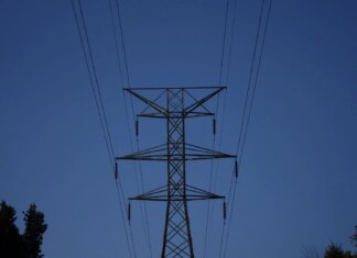 рф атакувала енергетику у 7 областях і поранила чотирьох енергетиків, аварійні відключення замінили на графіки по всій країні — Міненерго