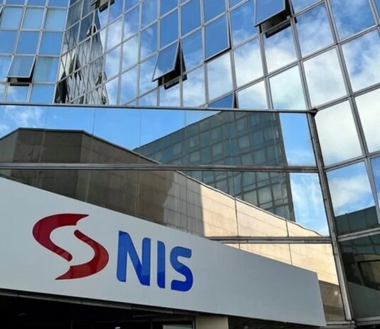 москва погодилася продати свою частку в сербській компанії NIS після американських санкцій