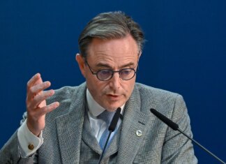 Бельгії вдалося уникнути розвалу уряду на тлі досягнення де Вевером бюджетної угоди