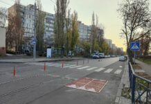 «Берлинские подушки» в Николаеве: возле школы установили новые средства безопасности, — ФОТО