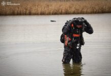 Подводное разминирование в Николаевской области: международные партнеры ознакомились с работой водолазов ГСЧС