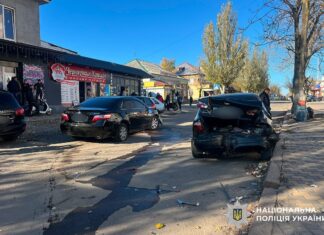 Ужасная авария в Николаевской области: водитель сбил женщину с ребенком и врезался в машину, — ФОТО