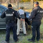 Менял фальшивые евро на настоящие доллары: в Николаевской области задержали мошенника с рынка, — ФОТО