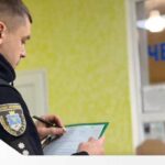 Снимала видео в полицейской форме: на Николаевщине к ответственности привлекли 17-летнюю девушку