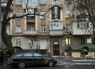 Угрожал ножом и требовал ключи: в Николаеве задержали подозреваемого в попытке завладения авто такси, — ФОТО