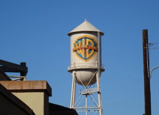 Сделка на 108,4 млрд долларов под угрозой: Warner Bros. может не поддержать предложение Paramount