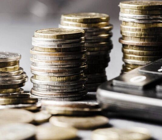 Рекордно прибутковий рік для багатіїв: топ-10 мільярдерів світу збільшили капітал на 729 млрд доларів за рік – список