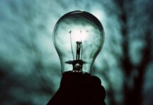 Останній день року буде із графіками відключень: в Укренерго озвучили прогноз по світлу на 31 грудня