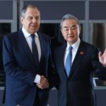 Перед встречей Уиткоффа с Путиным в Москву приехал топ-дипломат из Китая