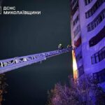 Шесть пожаров в сутки: в Николаеве: спасатели эвакуировали жителей из-за сильного задымления