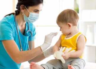 В Украине меняют календарь прививок: вторую дозу КПК будут вводить раньше