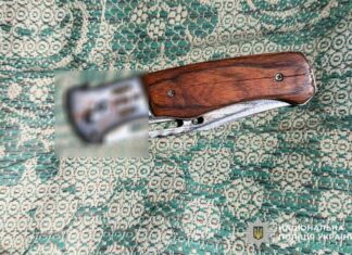 Алкогольная ссора чуть не закончилась убийством: в Николаевской области мужчина получил ножевые ранения