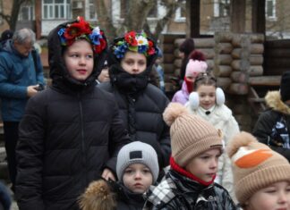 Игры у елки и поздравления от Николая: в «Сказке» отпраздновали День Святого Николая, — ФОТО