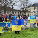 «Мы не сдаемся»: в Николаеве состоялась акция-напоминание о пропавших и пленных, — ФОТО