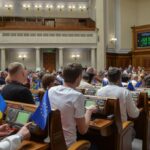 Оппозиция снова заблокировала трибуну в Верховной Раде