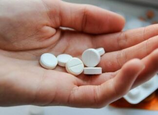 «Угрожал ответственностью за покупку лекарств»: в Николаеве мошенник выманил у пенсионерки 45 тысяч гривен