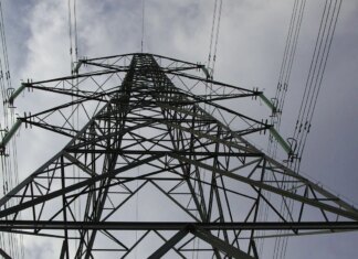 рф атакувала енергетику в двох областях, є знеструмлення на Одещині і Запоріжжі, через негоду у двох регіонах — Міненерго