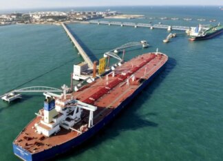 Китайські супертанкери розвернулися від берегів Венесуели на тлі нафтового ембарго США