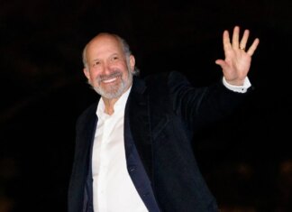 США попереджають Південну Корею та Тайвань про 100% мита у разі відмови від інвестицій в американське виробництво