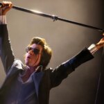 "Arctic Monkeys" возвращаются с первым релизом за четыре года в поддержку детей, пострадавших от войн