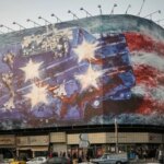 На центральной площади Тегерана появился мурал с предупреждением о возмездии в случае военного удара США