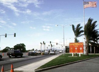 Двух гражданок России задержали на военной базе США в Калифорнии