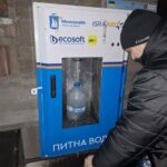Морозы не остановили: где в Николаеве работают точки выдачи питьевой воды