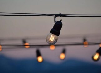 Почасовые отключения электроэнергии: как и когда выключать свет на Николаевщине в воскресенье