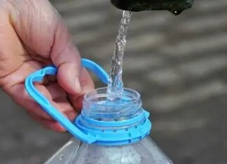 В Николаеве спецтроллейбус подвозит очищенную воду жителям мкр. Северный