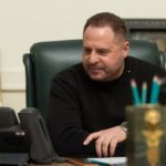 Ермак восстановил право на адвокатскую деятельность после ухода из ОП и обещаний уйти на фронт