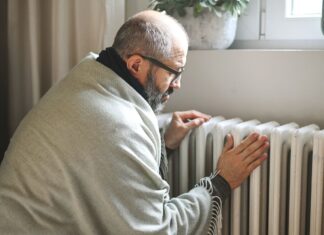 В Киеве без отопления остаются около 50 домов