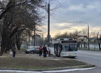 Николаевэлектротранс будет развозить воду жителям мкр. Соляные и Северный: время и остановки