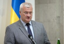 «Эту грубую правду должен кто-то сказать»: Сибига сравнил Орбана с приспешником Гитлера