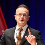 Венгрия продолжает скандалить с Украиной: к Обрану подключился Сийярто