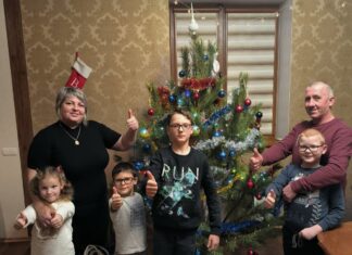 В Николаеве приемной семье передали ордер на жилье для создания детского дома семейного типа, — ФОТО