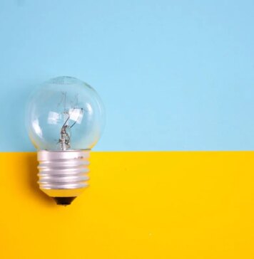 Завтра по всій Україні вимикатимуть світло: які обмеження будуть діяти