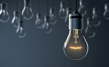 Завтра по всій Україні планують вимикати світло: які обмеження будуть діяти