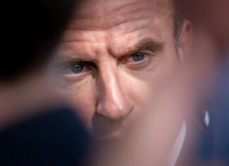 "Без давления на украинцев и чтобы не зависеть от третьих сторон": Макрон хочет "европейского подхода" к диалогу с путиным