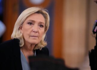 Французские прокуроры требуют запретить Марин Ле Пен участвовать в выборах на пять лет