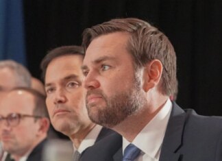 Трамп отказался занимать сторону Вэнса или Рубио как преемника в 2028 году