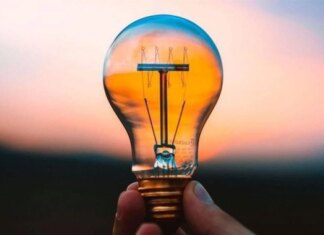 Після ворожих обстрілів є знеструмлення у 3 областях, досі складно на Київщині й Одещині, є аварійні відключення — Міненерго