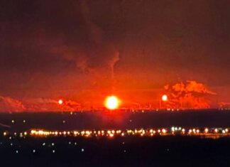 Массированная атака БПЛА на волгоградскую область: пожар на заводе и повреждения домов