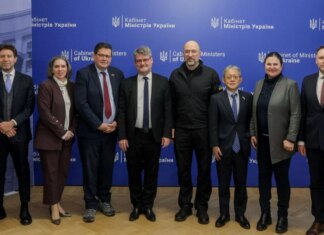 Шмигаль обговорив з послами країн G7 та ЄС відновлення енергетики