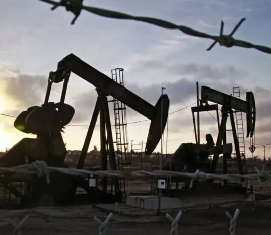 Світові ціни на нафту знижуються вперше у 2026 році — Bloomberg