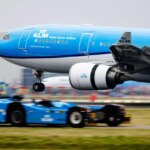 В Нидерландах из-за непогоды крупнейший аэропорт отменил сотни рейсов